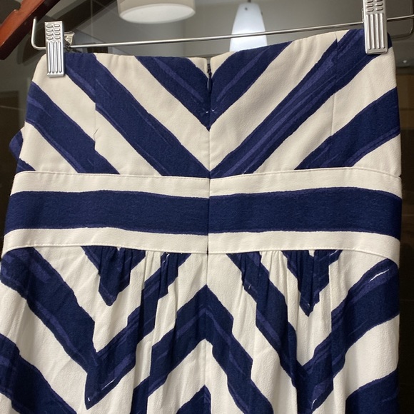 Vineyard Vines Diamond print Maxi dress. - Picture 10 of 14